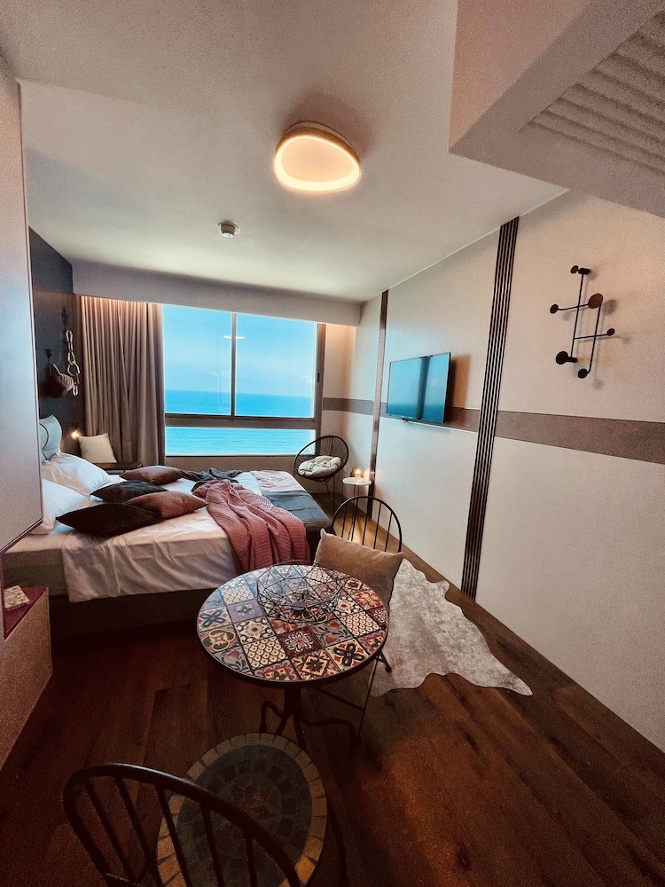 Carmel Holiday Apartments