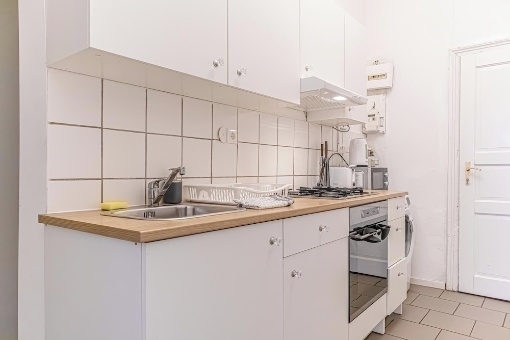 Modern 2BR Apt Near Westbahnhof