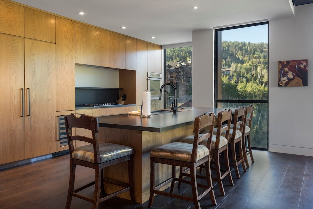 One Empire Pass Lodge at Deer Valley Resort - Four Bedroom Residence #401 4 Condo