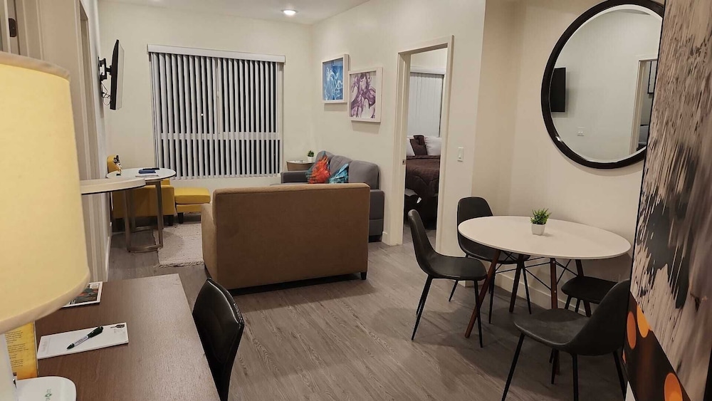 Urban Chic Apart-Hotels in Central LA