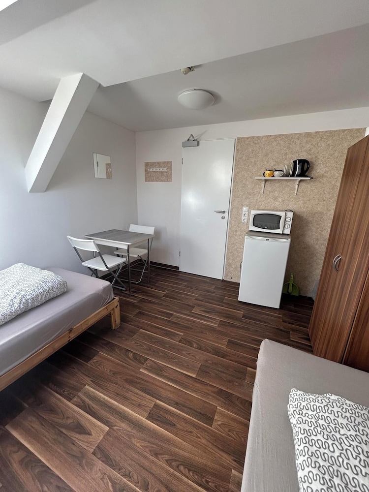 2-Rent Group Hostel Zimmer&Apartments GKP2