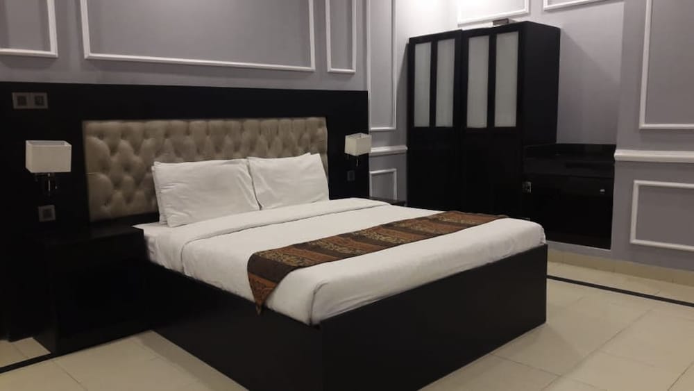 Riviera Guest House