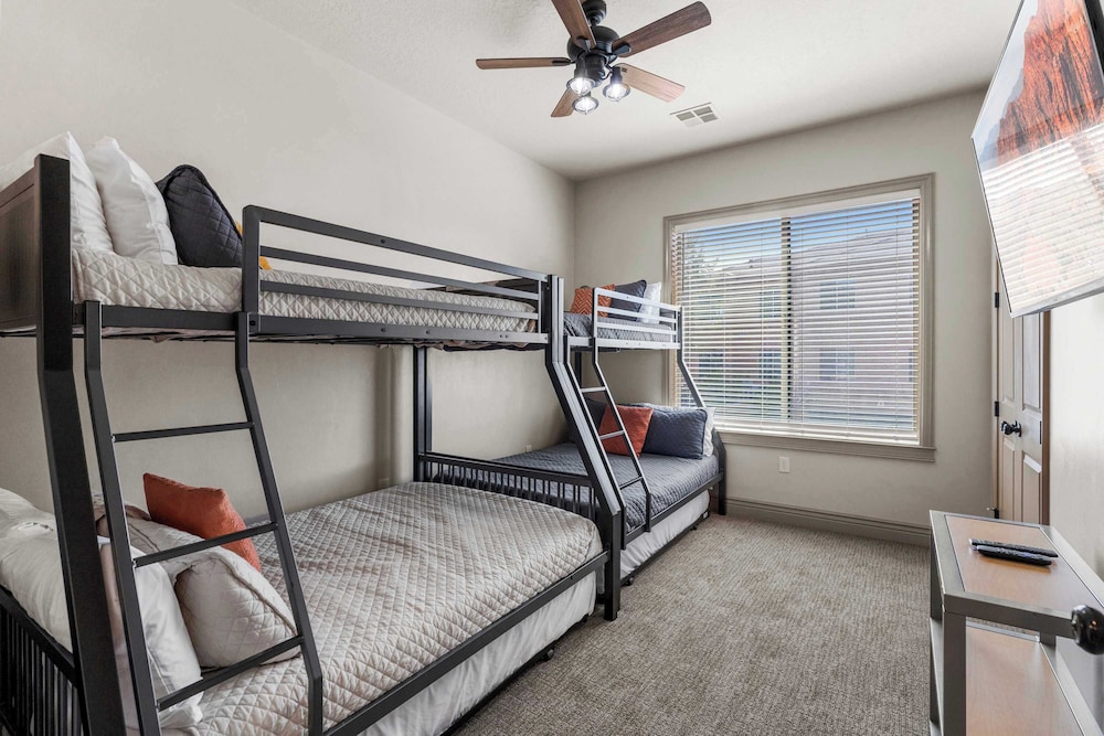 Sunset Vista - Amazing Views - Pet Friendly!