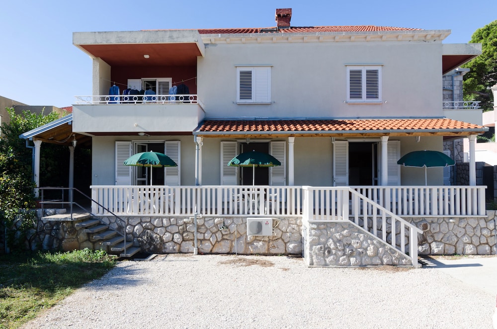 Kusalo Apartments