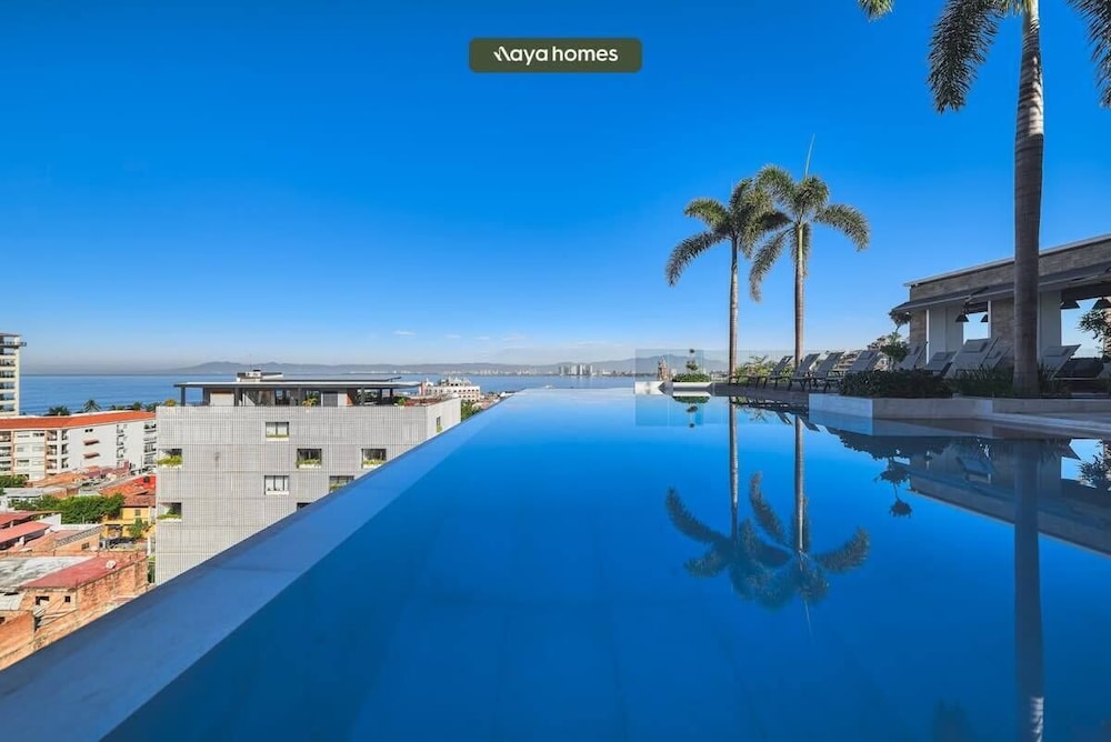 Luxurious 1BR Condo in Zona Romantica - Pool