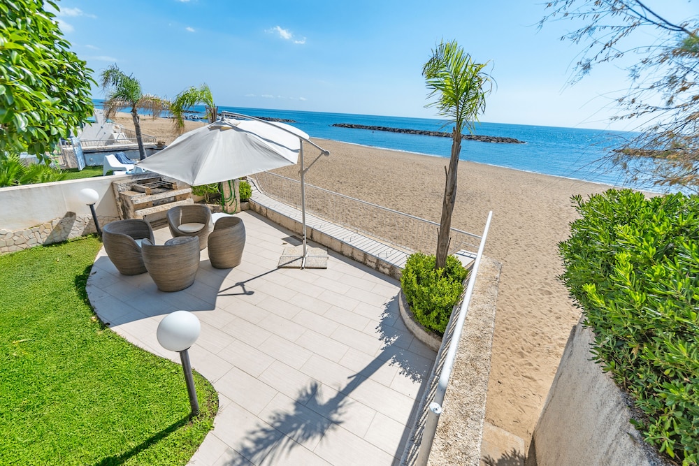 Luxury Villa on the Beach in Diamante, Sea View - Villa Ventre