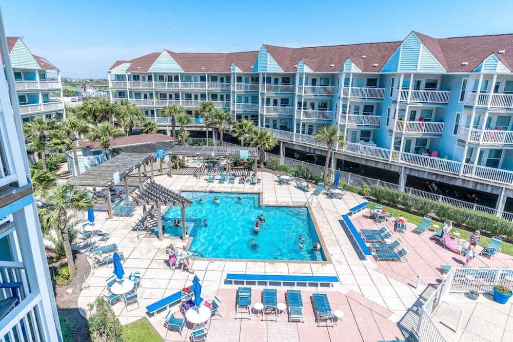 Great Views Heated Pools Hot Tubs Easy Beach Access
