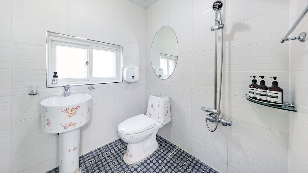 Gapeong Eoneunal Spa Pet Pension