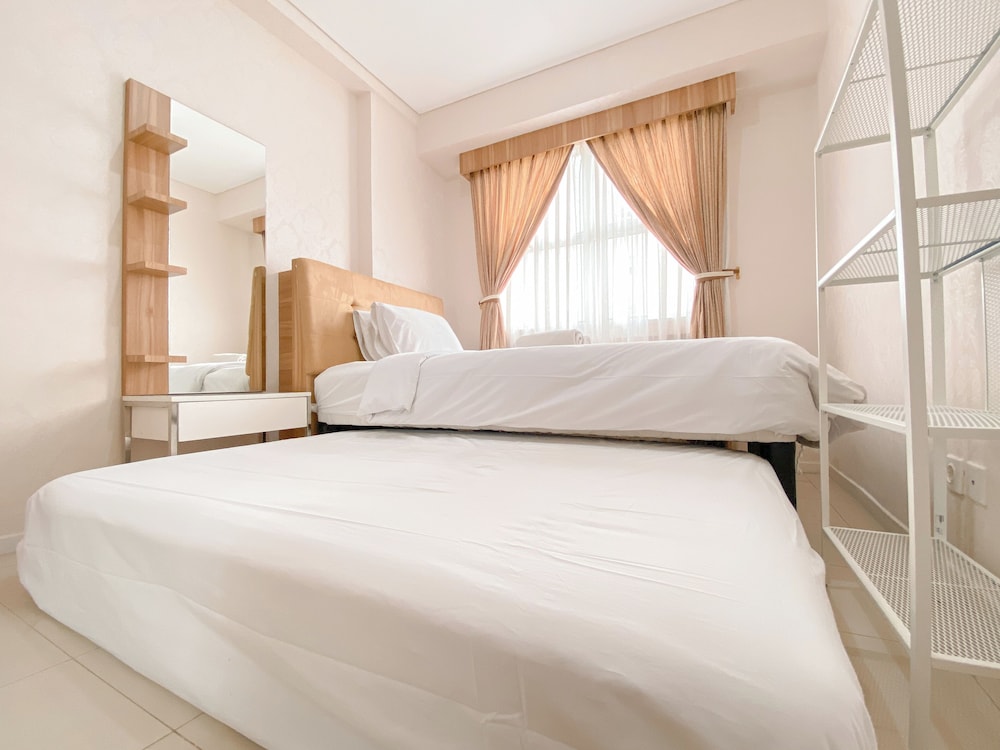 Trendy Space 1Br Apartment At Parahyangan Residence