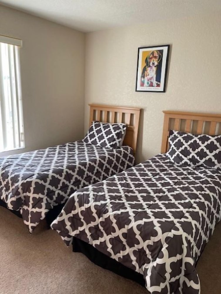 Davenport Vacation Homes by Shine FM