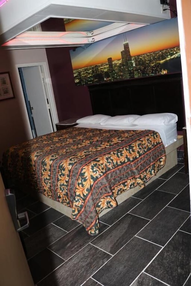 Hotel O Miami Inn & Suites Chicago Midway Airport