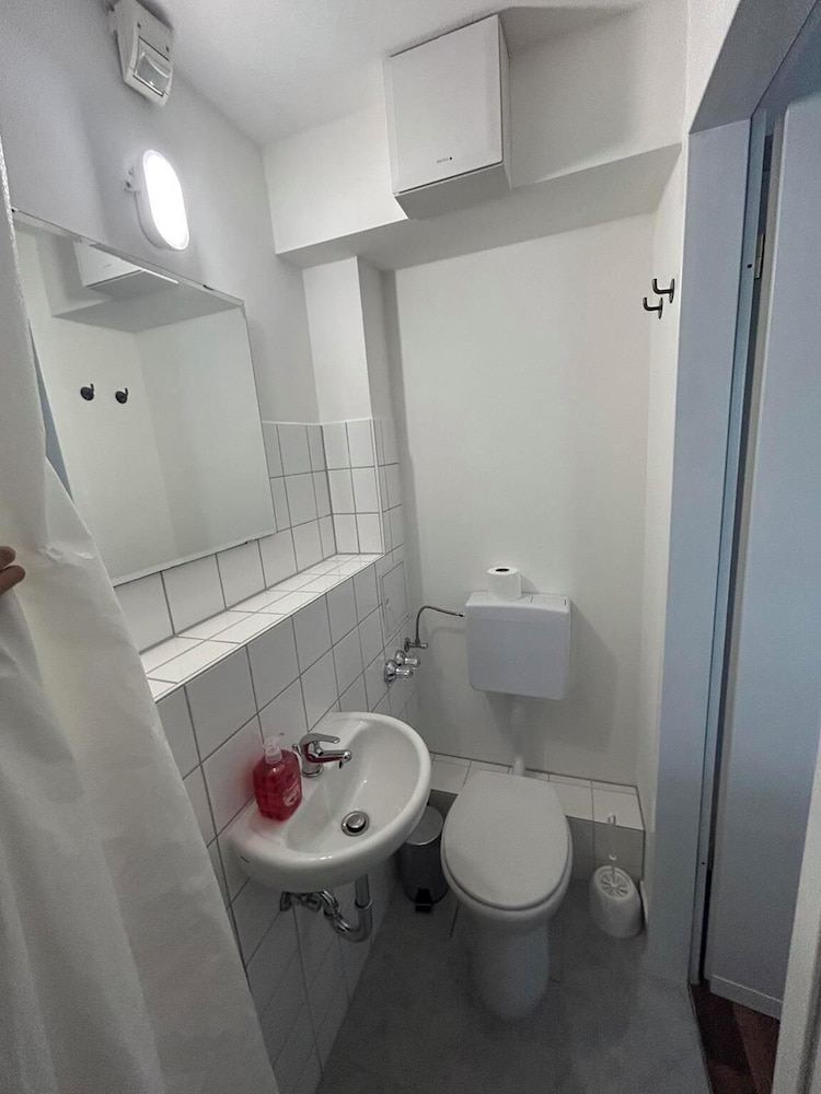 2-Rent Group Hostel Apartments SEN14