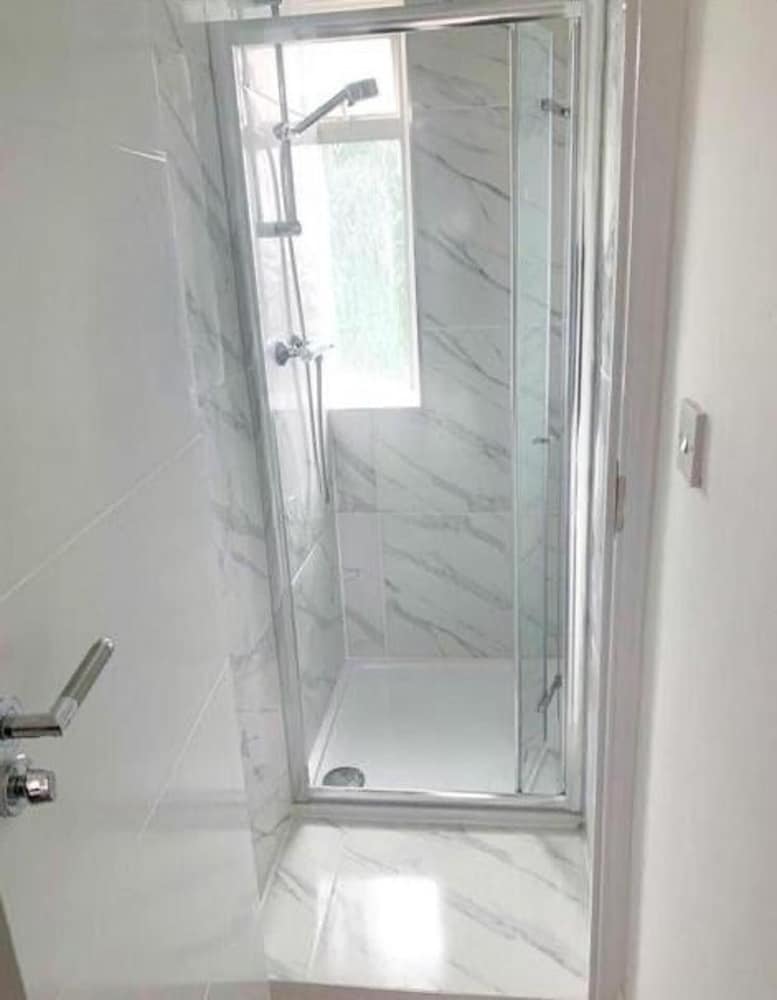 London Blissful Retreat - 4 Bedroom House