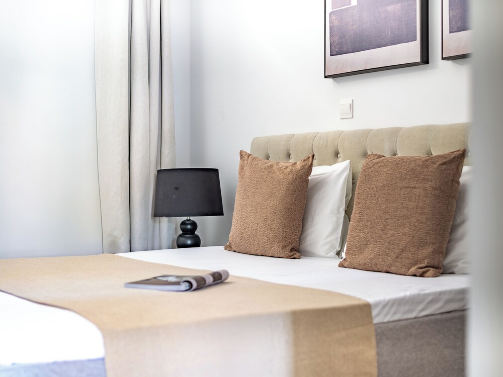 Sanders River Plaza Limassol Apartment