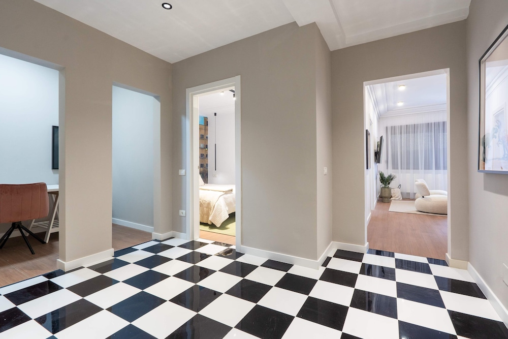Unique & Fun 3BR by Cismigiu Gardens & Calea Victoriei