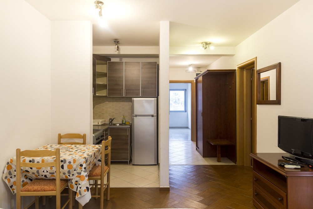 SMS Apartments