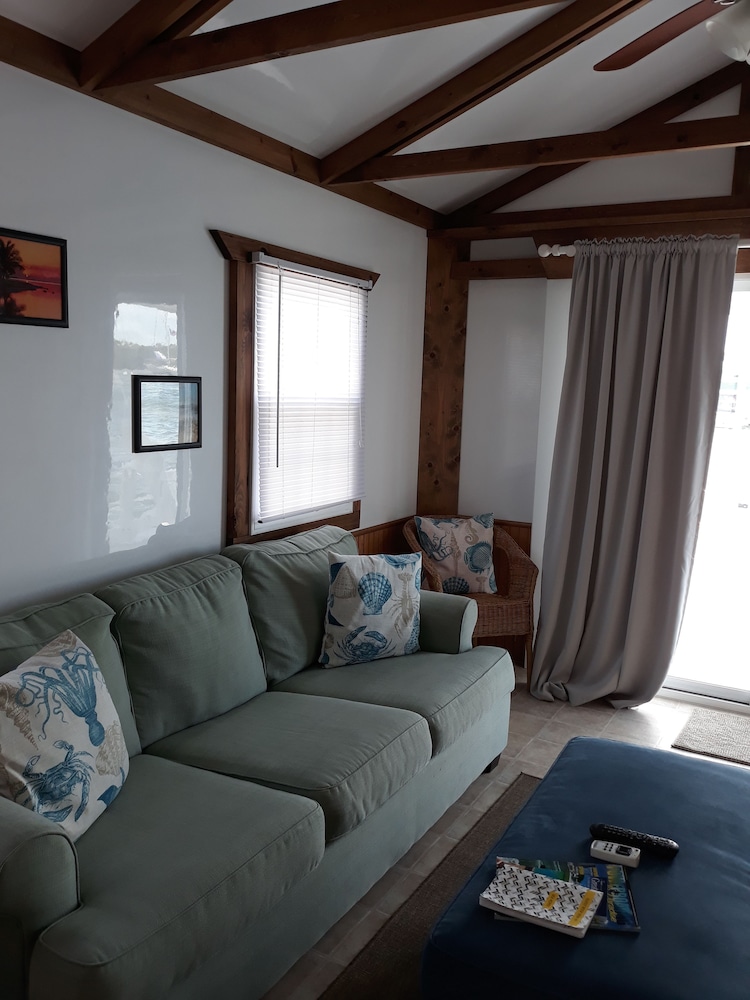 Mangrove Marina and Resort Aqualodge Houseboats