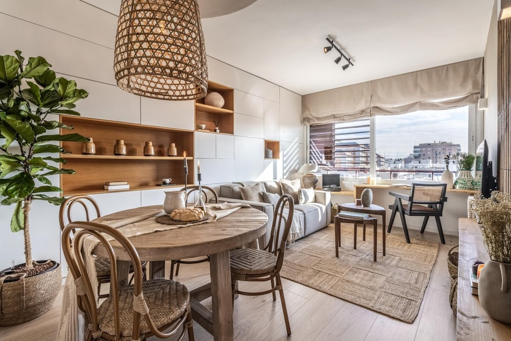 Monda - 2 Bedrooms and Terrace in Goya