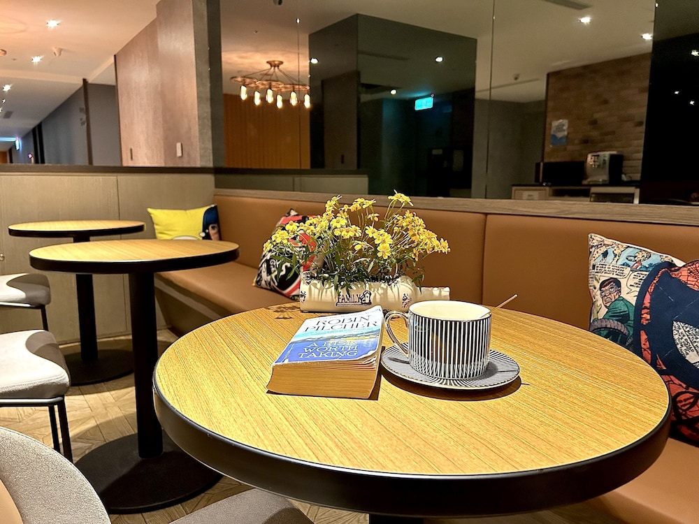 Fun Stay Inn Ximen
