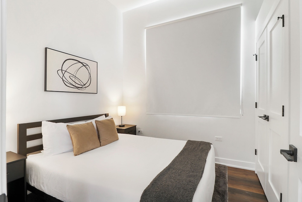 Stylish 4BR Stay - State rep