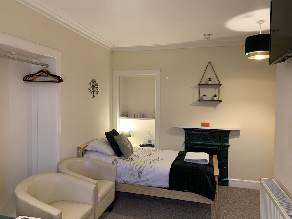 The Village Inn and Kirtle House B&B