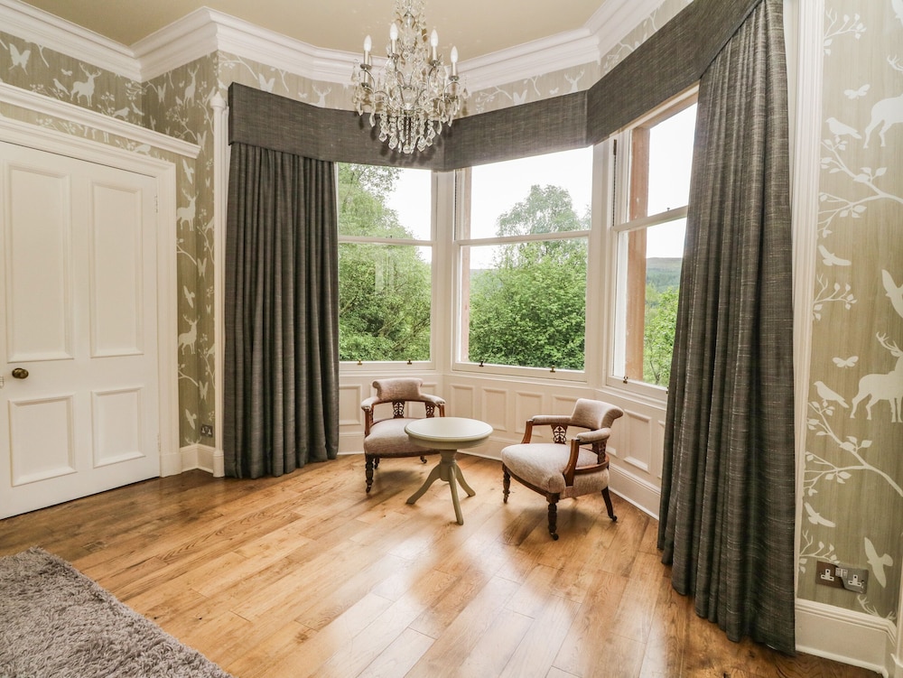 Bearnock Lodge