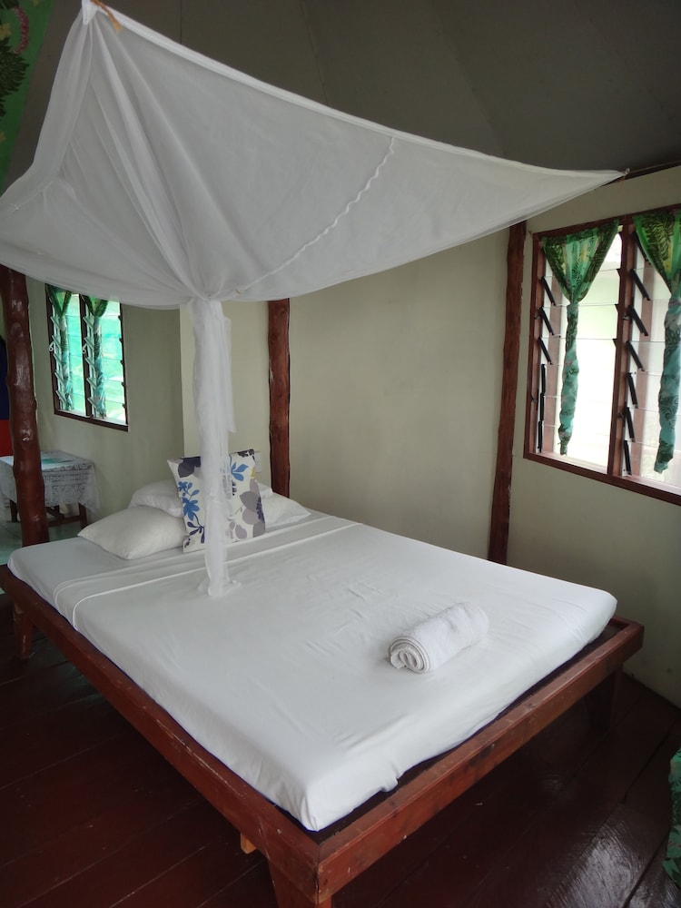 Va-i-moana Seaside Lodge