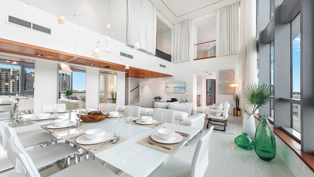Luxury Vacation Rentals at The Setai by LRMB