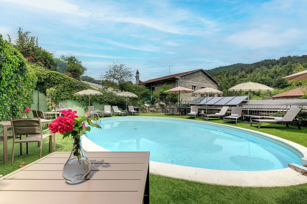 Entire Hilltop Villa With Private Pool In Palazzuolo Sul Senio