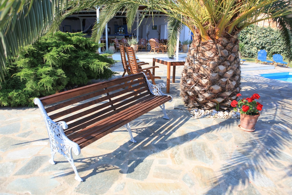 Stafylos Suites Boutique Hotel