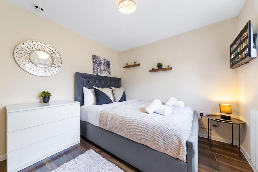 Stunning Double Bed Room In Isleworth TW7