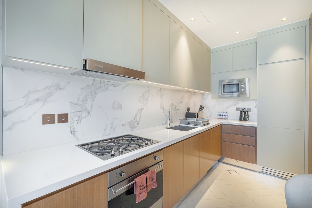 Address Residences Dubai Opera - Burj Khalifa City Views 2 & 3-Bedroom Apartment 1 minute walk to Burj Khalifa, Dubai Mall, Dubai Fountain by Heaven Crest