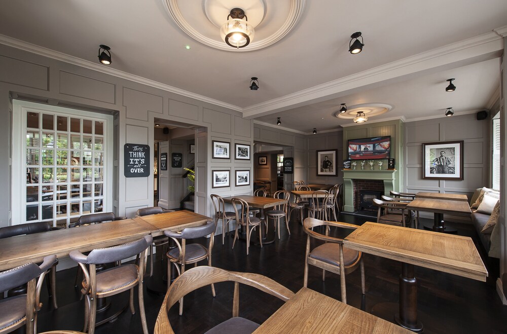 Altrincham Vacations - The Bulls Head Hotel - Property Image 8