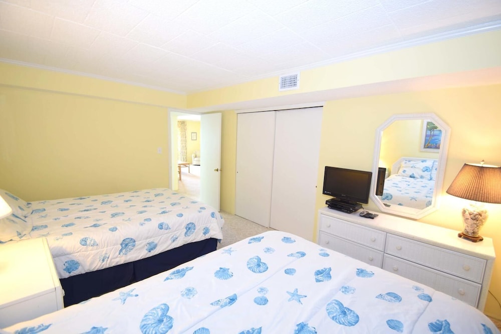 Ocean Hideaway 607 by RedAwning