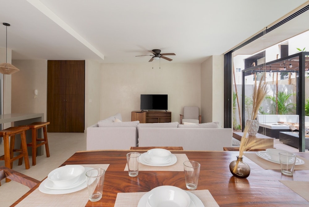 New Charming Villa 2 Levels Private Pool Garden Wifi Bikes view 5