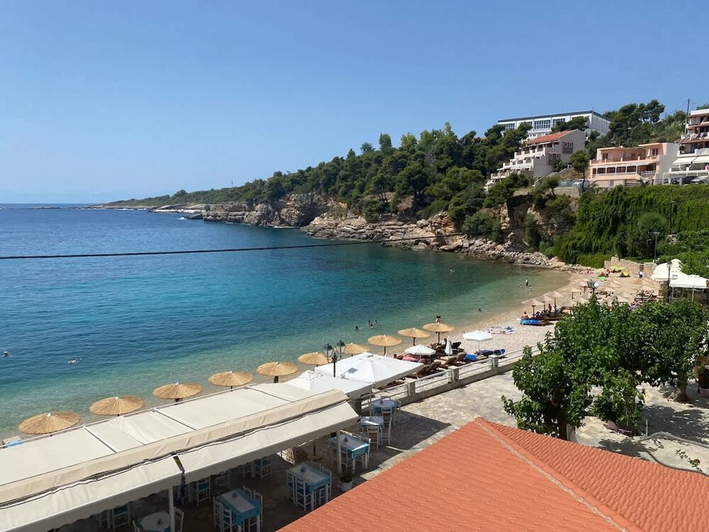 Alonnisos Beachfront Nest - Cozy Summer Getaway