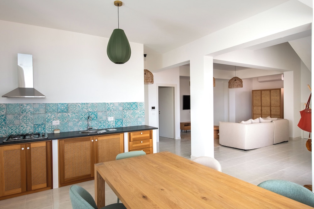 Sea Frame Design Apartments with Pool by Wonderful Italy