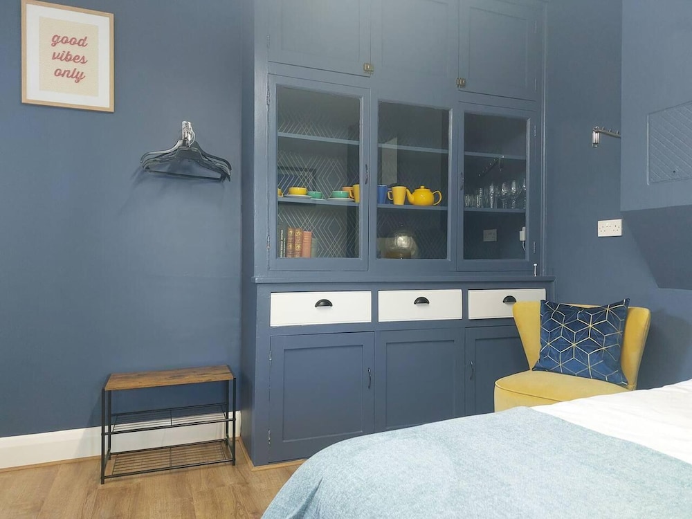 Inviting 1-bed Apartment in Herne Bay view 4
