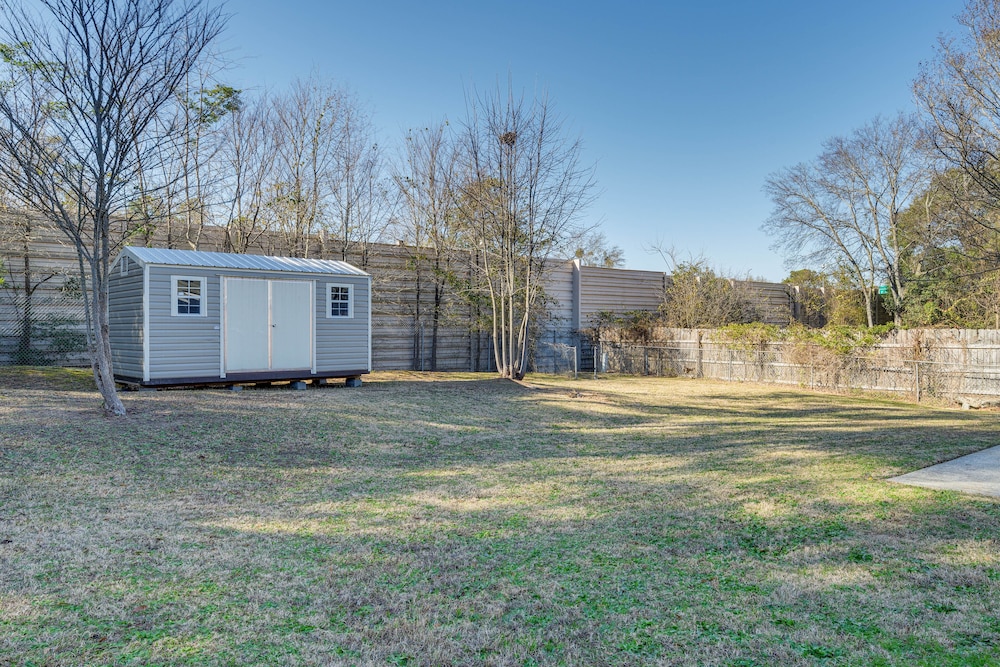 5 Mi to Fort Moore: Quiet Columbus Home w/ Yard