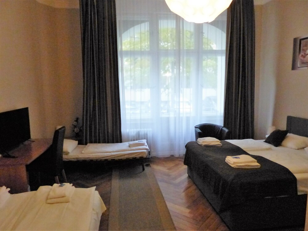 Hotel Pension Elegia am Kurfürstendamm