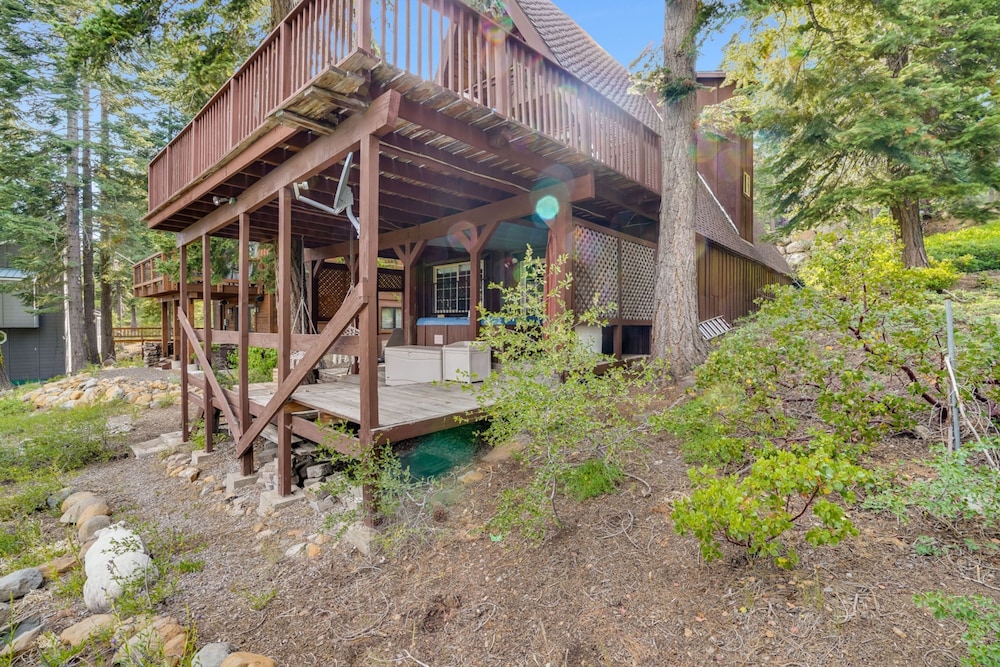 Horizon by Avantstay Stunning A-frame Cabin w Hot Tub Billiards Lake Views