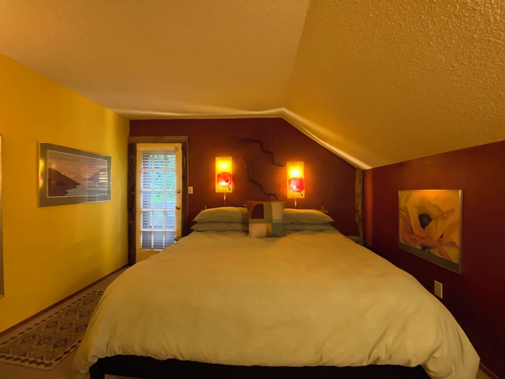 Manitou Lodge