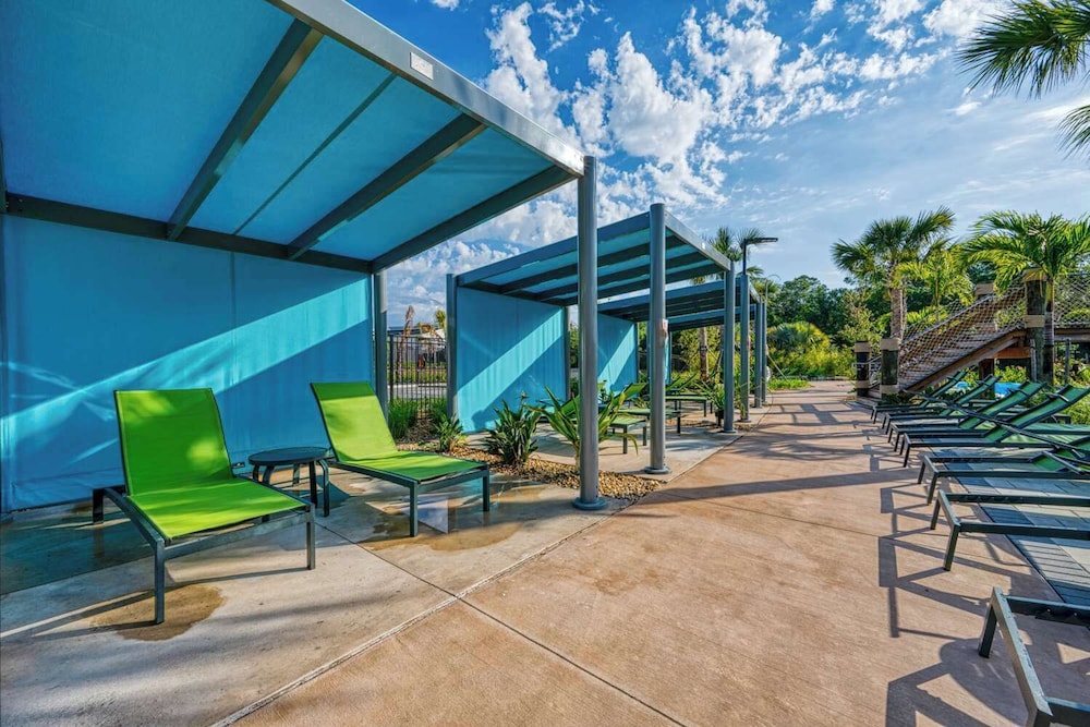 Chic & Fun Family Stay 10 Mins to Disney