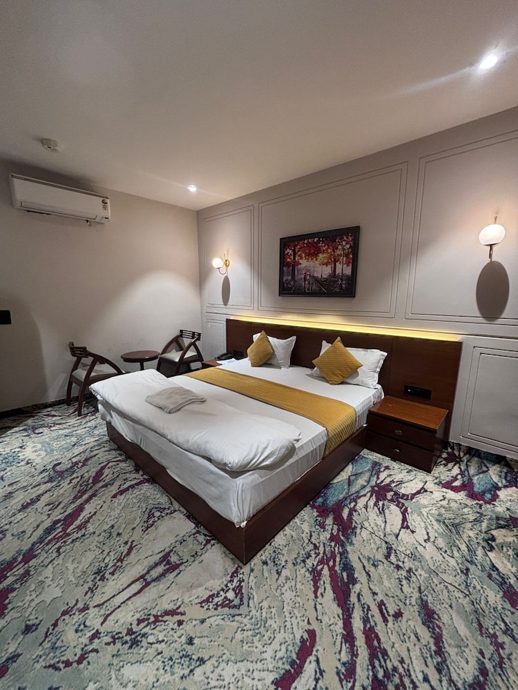 Siya Residency