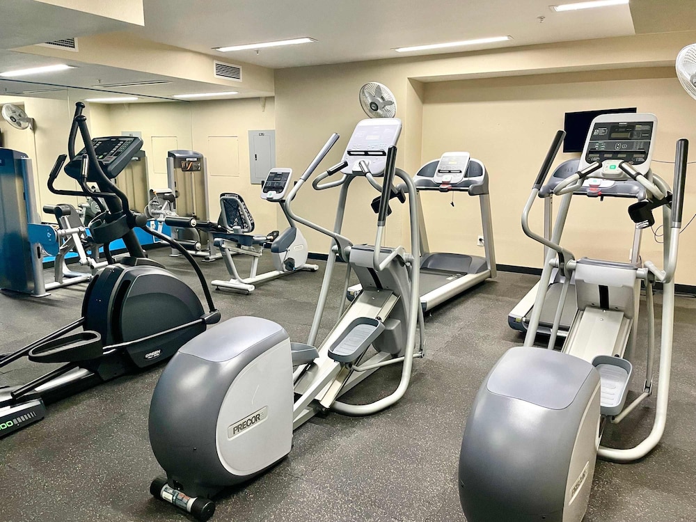 Allura Gaslamp Pool Spa Gym Extra Office Nook