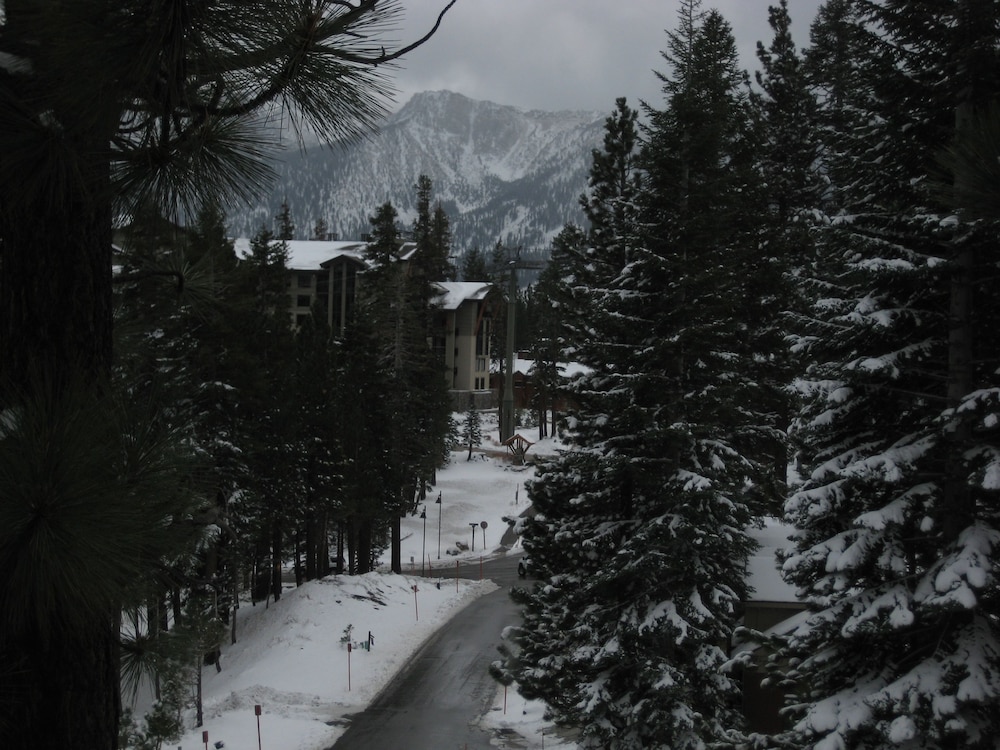 Val d'Isere by Mammoth Reservation Bureau