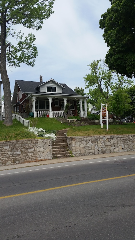 Glen Mhor Bed and Breakfast