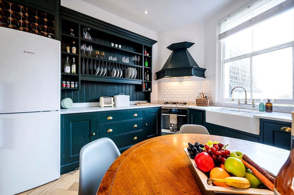 The Chelsea Flower 2 bed -by Out of Office Lifestyle