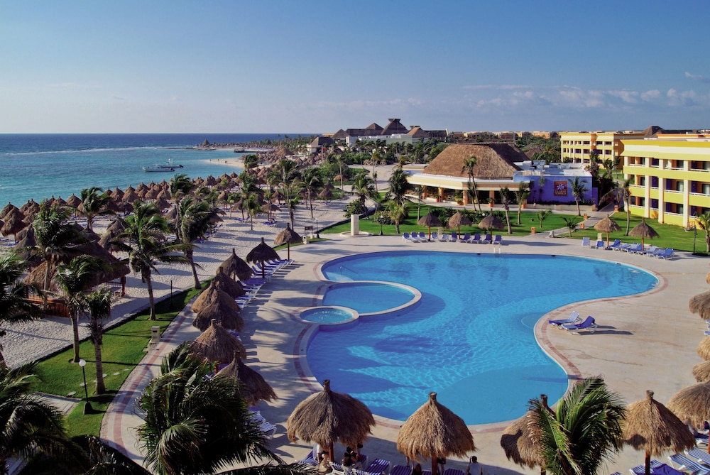 Bahia Principe Vacation Rentals - Three-Bedroom House