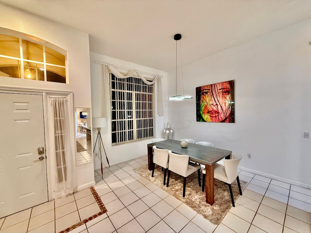 Westridge Super Exclusive 4BR Home Near Disney
